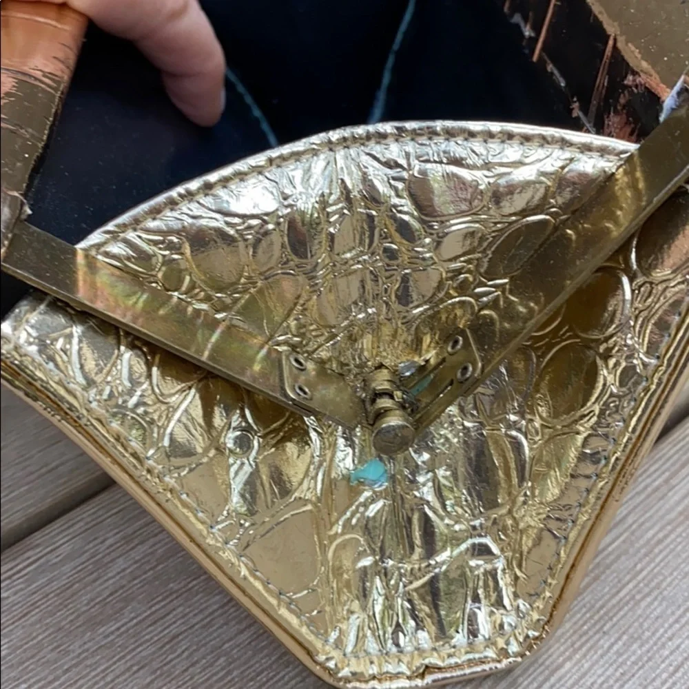 Vintage Metallic Gold Croc Embossed Bag w/wallet